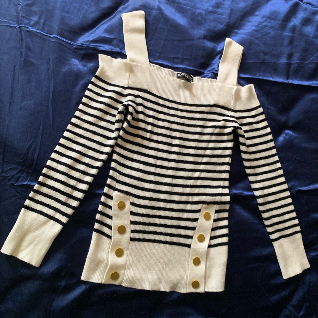 Nwot Express Striped Sweater Cold Shoulder Tee Shorts Top Blouse Size Xs